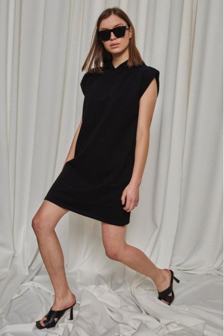 Siyah Elbise Kapşonlu