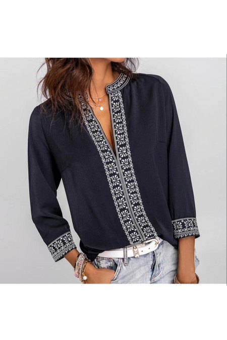 Siyah Bluz Nakış Detaylı