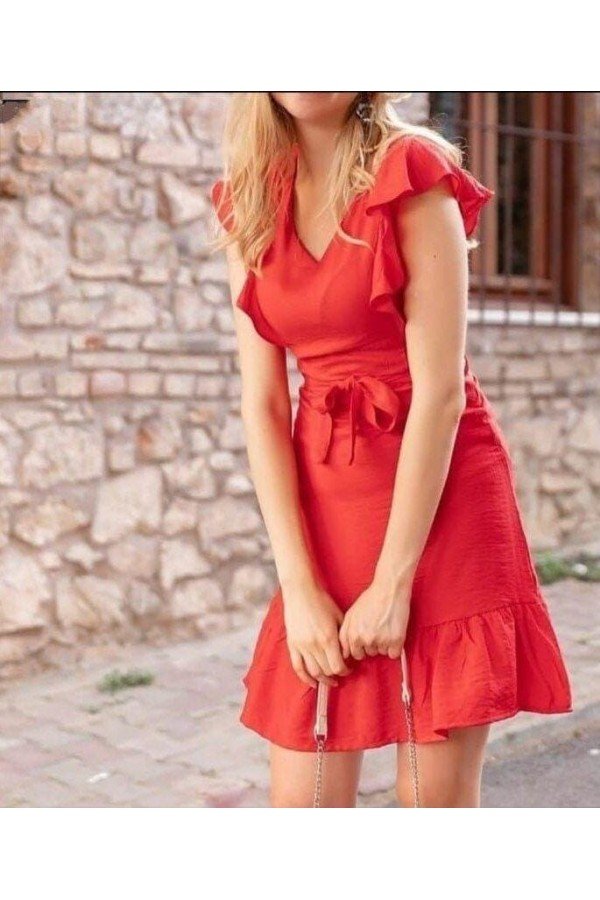 Kırmızı Elbise Kırmızı Elbise