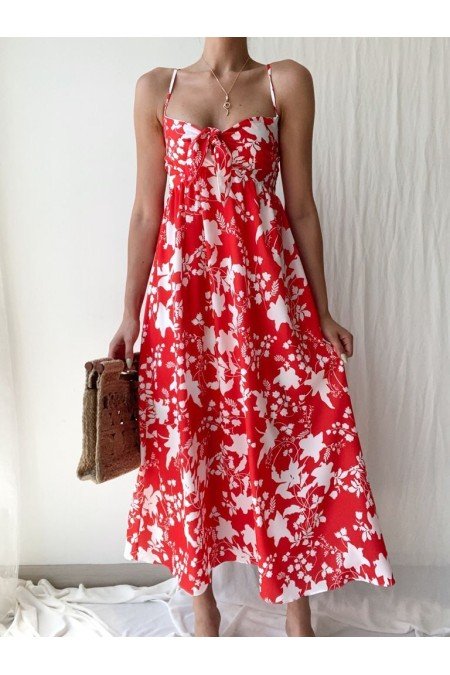 Kırmızı Elbise Kırmızı Elbise