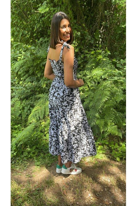 Siyah Desenli Elbise Siyah Desenli Elbise