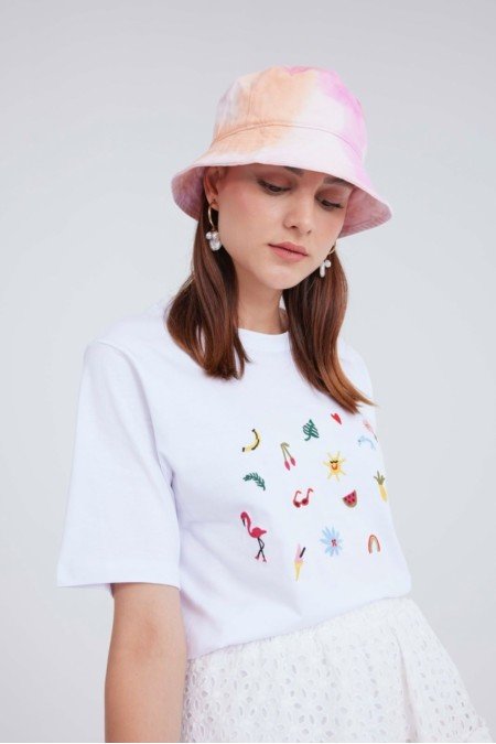 Beyaz Tshırt Nakış Detaylı