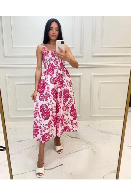 Kırmızı Elbise Kırmızı Elbise